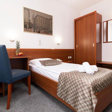 Hotel Neboder Rijeka Eksteriør billede
