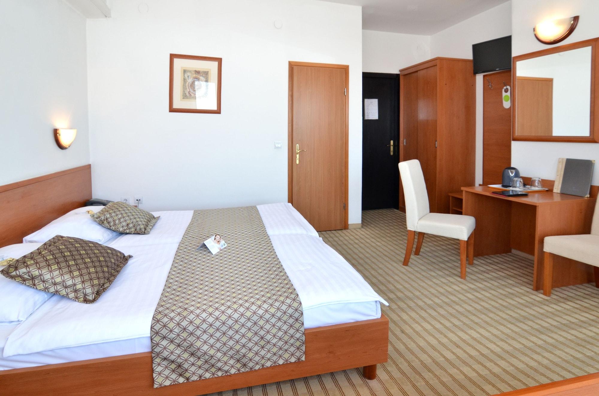 Hotel Neboder Rijeka Eksteriør billede