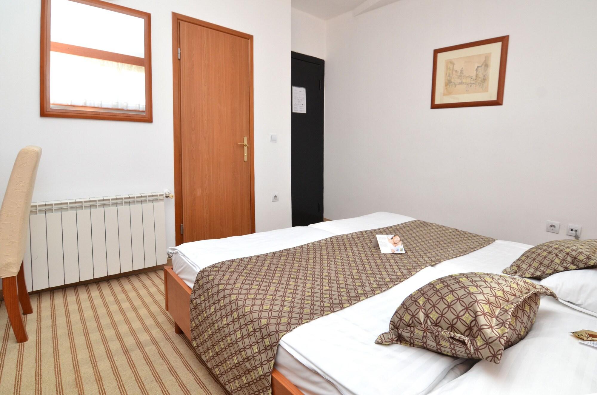 Hotel Neboder Rijeka Eksteriør billede
