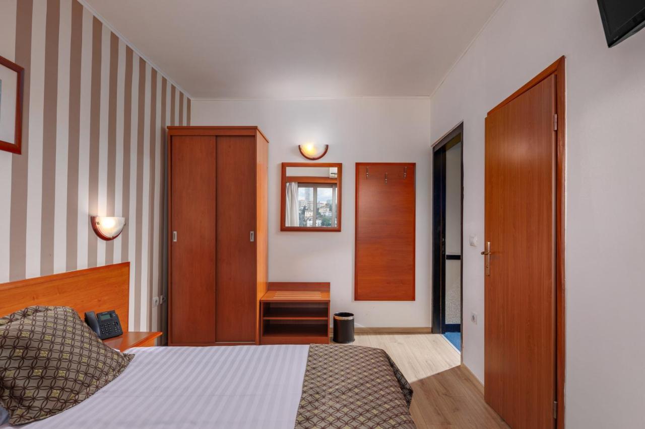 Hotel Neboder Rijeka Eksteriør billede