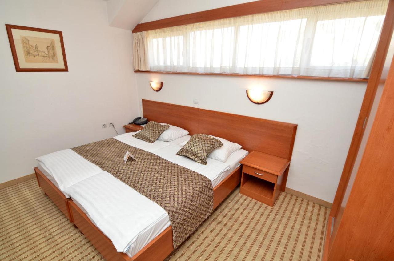 Hotel Neboder Rijeka Eksteriør billede