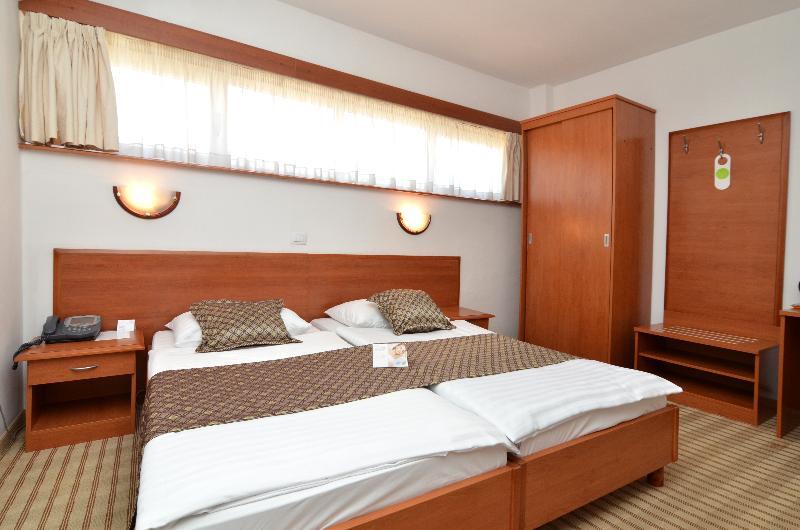 Hotel Neboder Rijeka Eksteriør billede